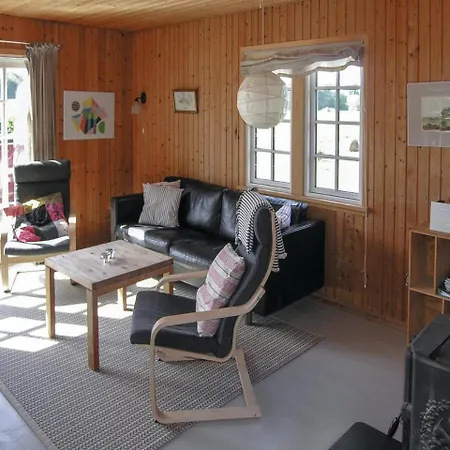 Dom wakacyjny Three-bedroom Holiday In